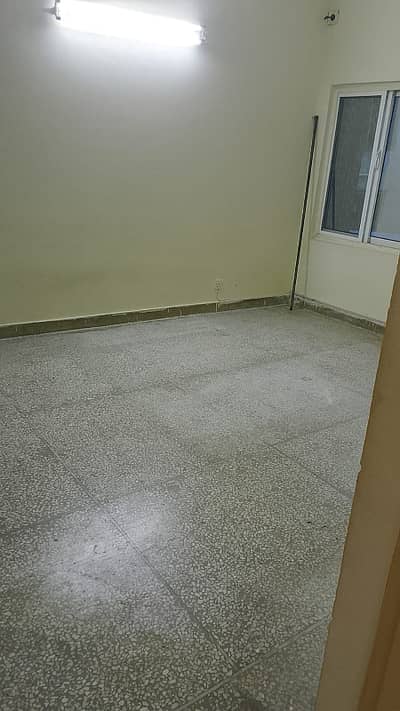 G 11/3 Housing foundation C type flat for Rent First floor 3 bed 2bath tvl kitchen gas Available Carpoch