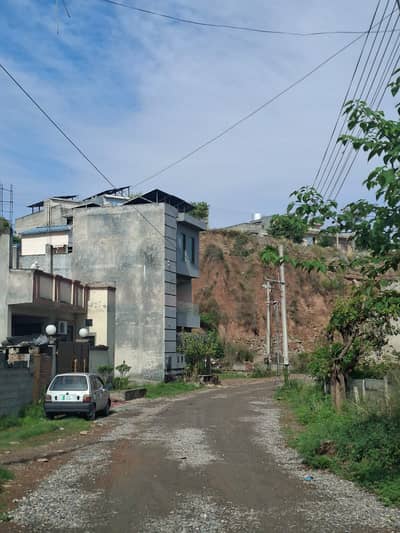 3 Marla Triangle Shape Plot For Sale in Soan Garden Block H