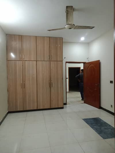 7 marla neat upper portion for rent in psic society near lums dha lhr