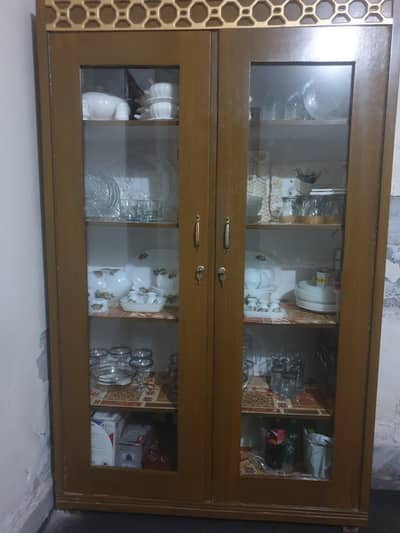 king size bed with cupbords