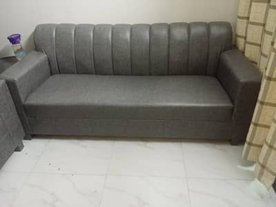Sofa set 6 seater new condition 10 by 10 condition