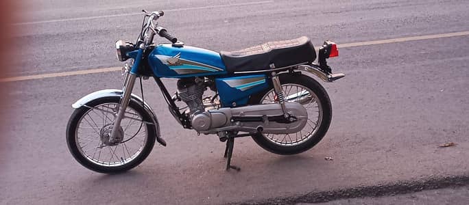 Honda bike 125  cc urgent for sale model 2004
