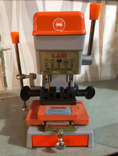 Key making and cutting machine