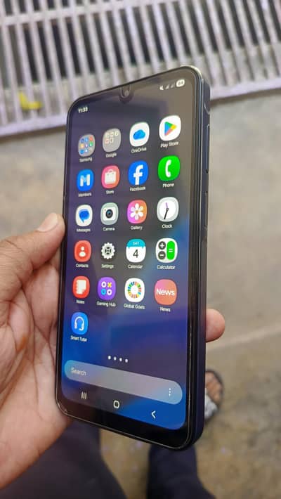 Samsung A15  (5G}