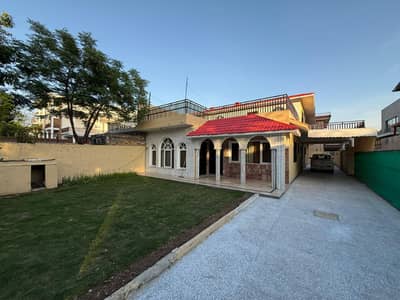 House For Rent in F-8