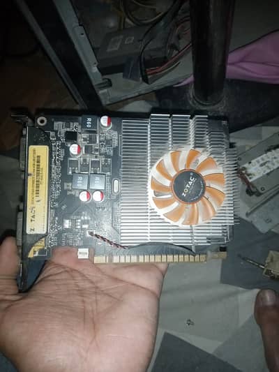 Graphic card 4GB 128 bit DX 11.1 urgent sale