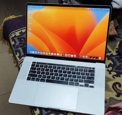 Apple Macbook pro 2019 16 inch 32 GB Ram 512 Gb SSD