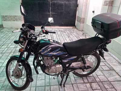 Suzuki GS 150 2015