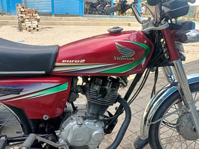 Honda 125 Modal2013  color Red