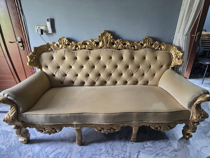 Premium 6 seater Sofa Set (10/10)  + Centre and Side Tables 4