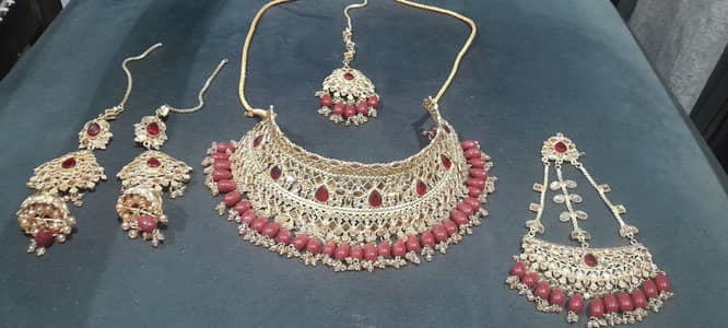 meroon moti artifical jewellery set
