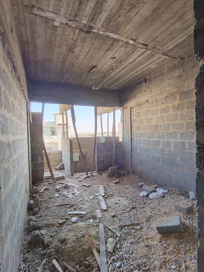 Brand New 2 Bed Lounge For Sale In Kaneez Fatima Society Block 4