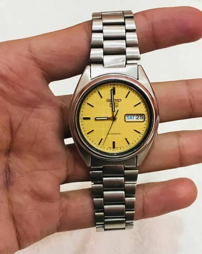 Vintage Seiko 5 new model watch