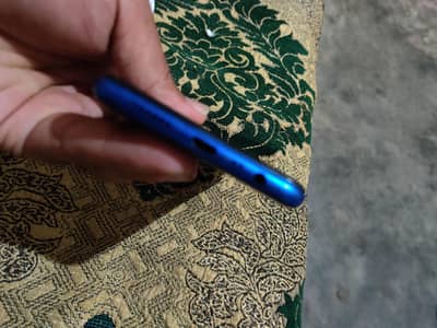 oppo A5s 2/32 neat and clean condition 10/9.5 with box and original ch