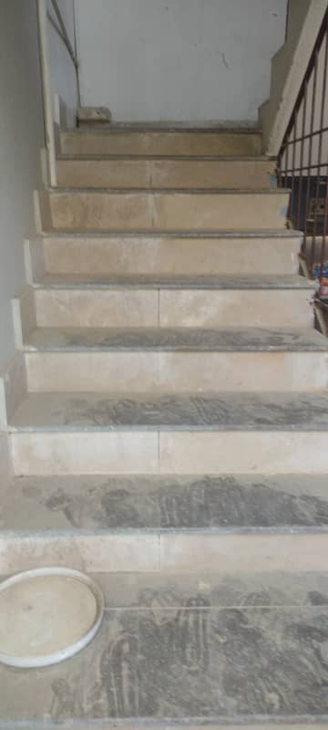 Just like new ground +1 RCC 2ND PE 2 rooms precast 80 sqy house available for sale