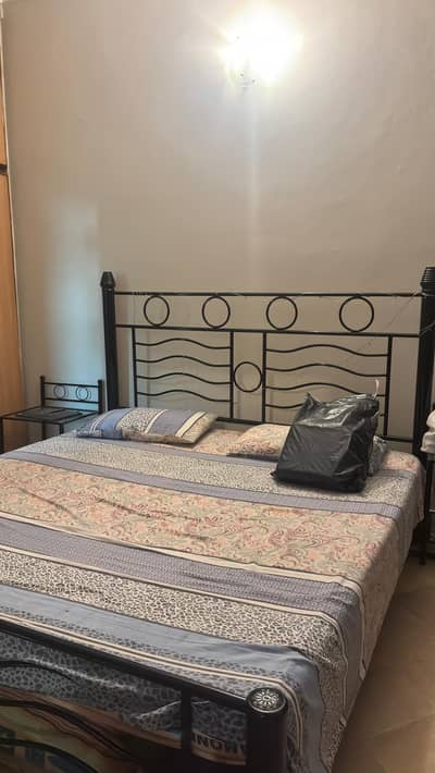 IRON KING BED WITH TWO SIDE TABLES AND DRESSING