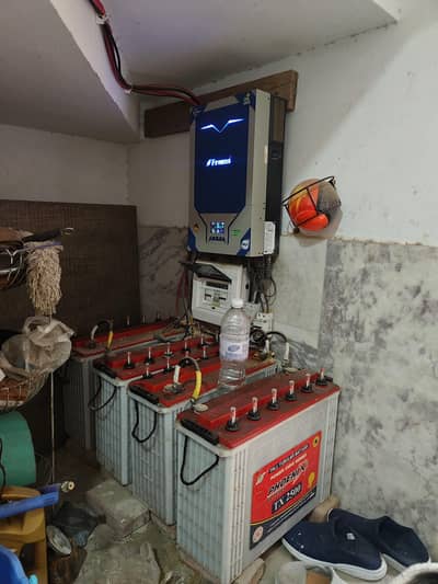 Solar Hybrid inverter with 4 Tubular Batteries
