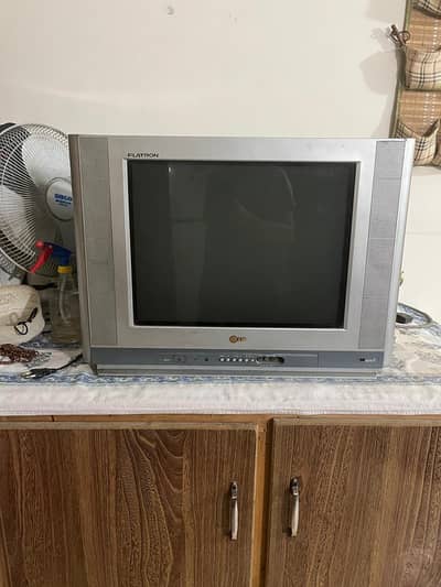 LG flatron used tv  but in good condition . Ready to use