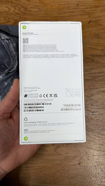 box pack Iphone 17 pro max