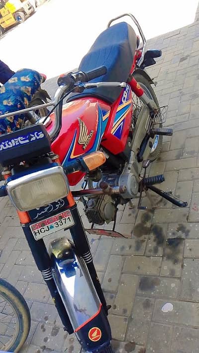 Good Condition Aage Peche Wale Rim Tyre New Hy Hub Original