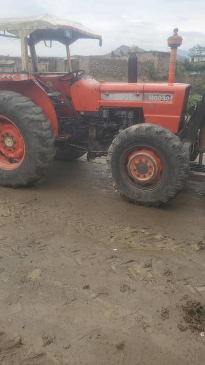 kabota trcatr 4x4 Japan madel