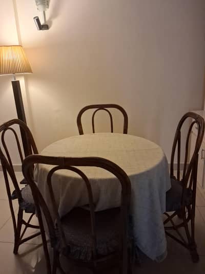 Dinning table with 4 chairs