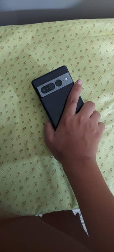 google pixel 7 pro 12 gb ram with google charger