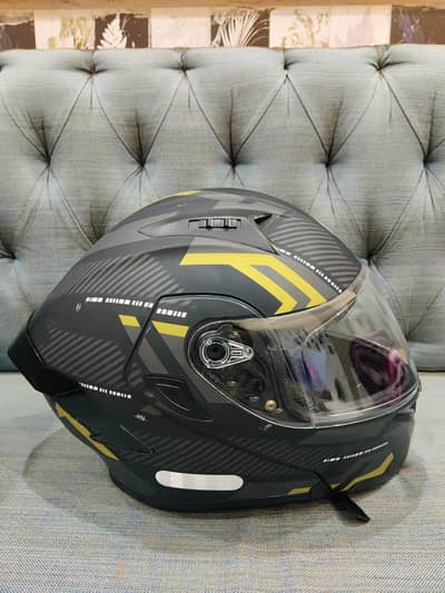 RZ Motorcycle Helmet D. O. T Approved Flip Up Visor