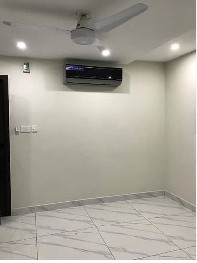 Brand New Building Semi Furnished Area 1200 Square Feet Available For Rent Corporate Office In Main Boulevard Road Gulberg 3 Lahore
