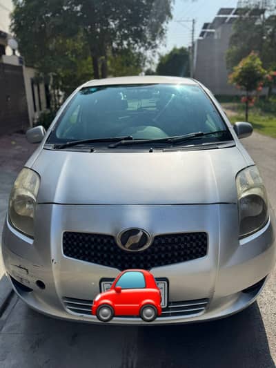 Toyota vitz 2011 ( import)