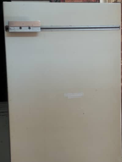 Sonic A-25 refrigerator.  Brand: Sonic Model: A-25