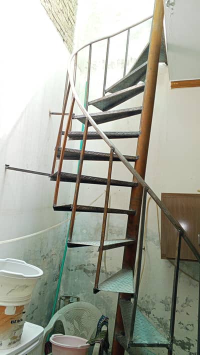 Best iron round stairs