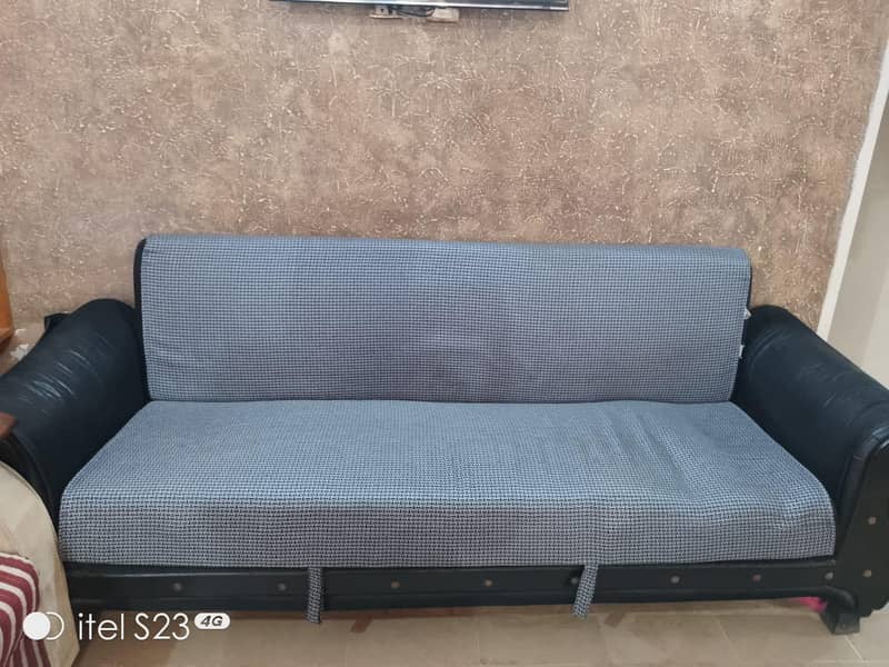 Sofa comes bed 0