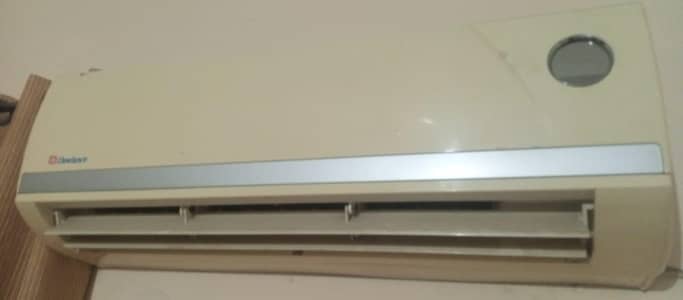 1 ton split Ac Dawlance