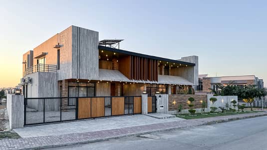 Luxurious Corner House With Two-Side Elevation