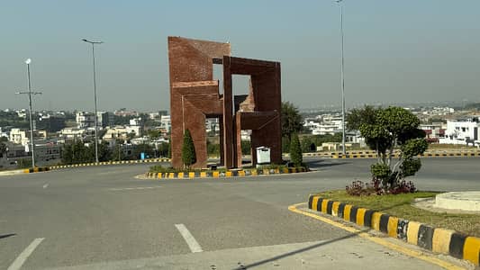 DHA PHASE 5 SECTOR F1 BEST LOCATION 10MARLA PLOT FOR SALE