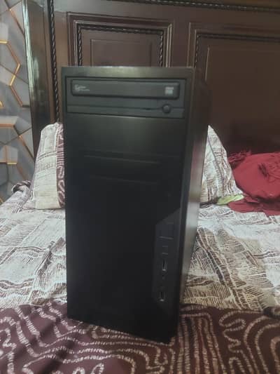 black antec pc case with cd drive