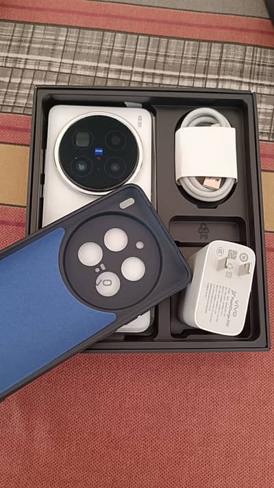 Vivo X200 pro PTA Approved 16/512 10/10 WA 0.3. 4.0. 8.5. 8.6. 3.2. 5