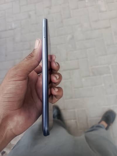 Infinix Hot 8 2+32 5000mah battery exchange possible