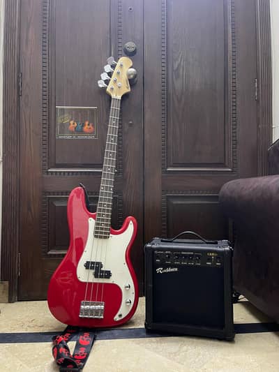 Electric base guitar in new condition 10by10 0/3/2/4/1/8/5/0/6/5/9