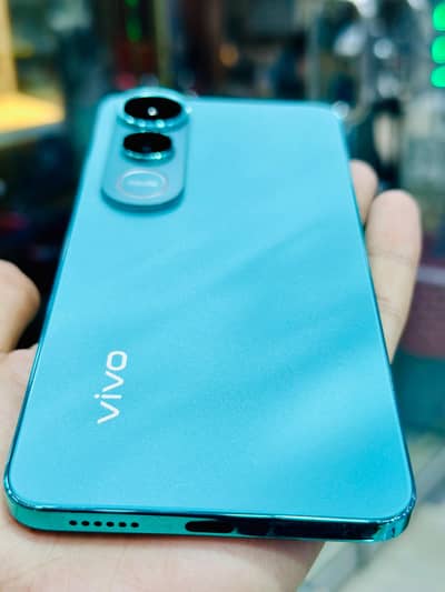 VIVO V50 lite warranty me Complete Box