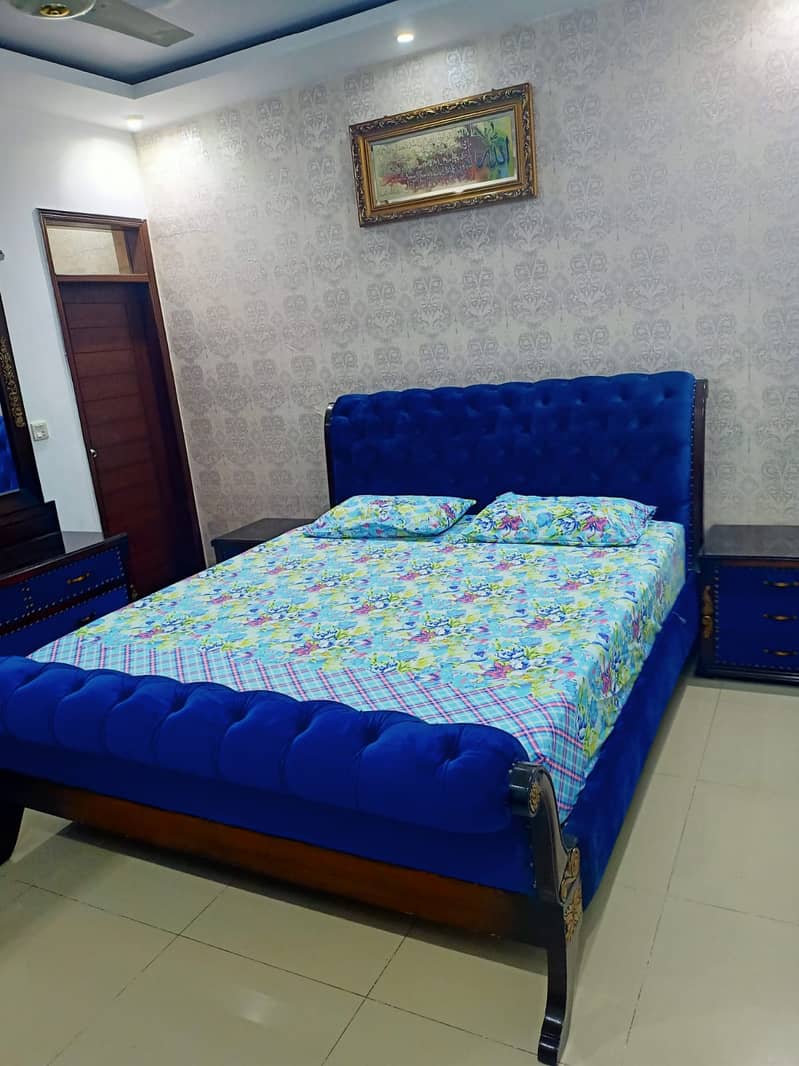 BED SOFA DRESSING TABLE 1