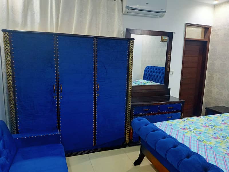 BED SOFA DRESSING TABLE 4