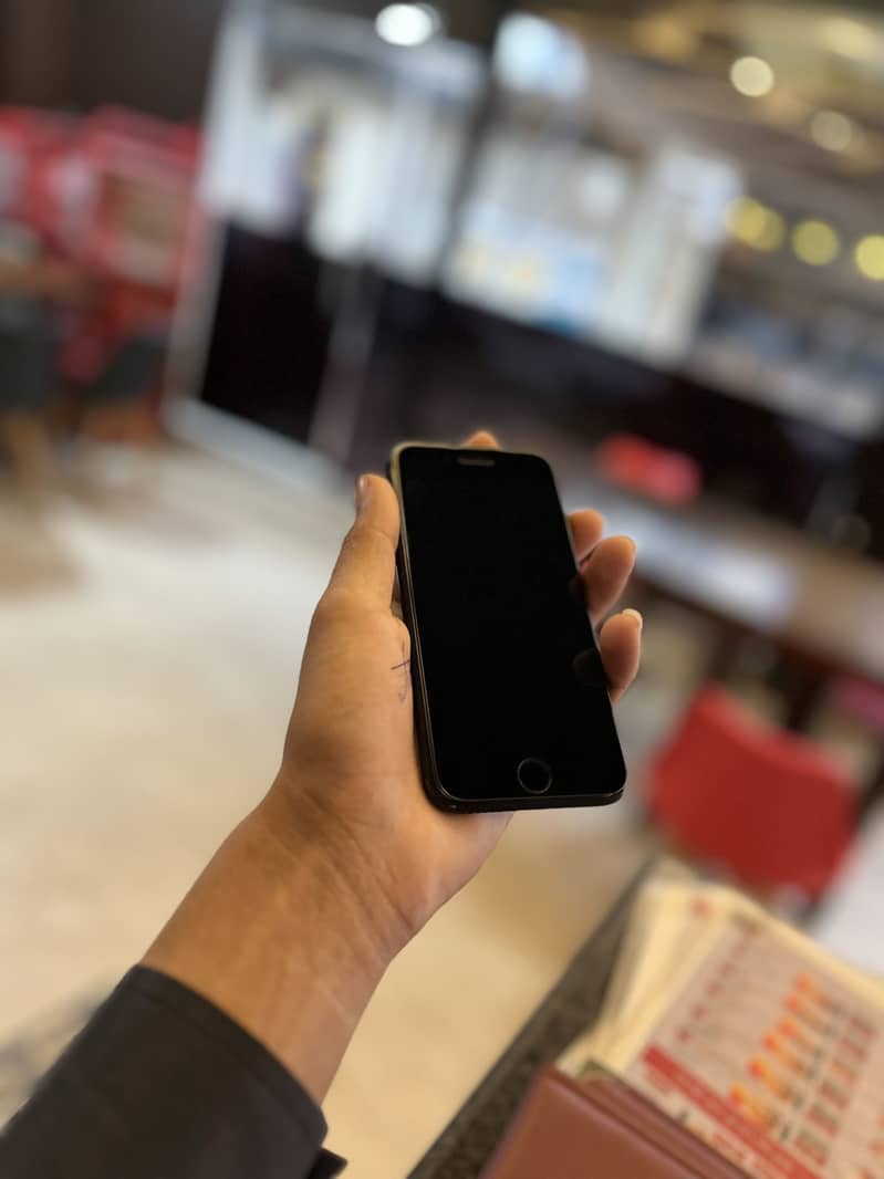 iPhone SE 2nd generation 3