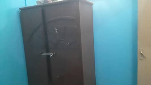 2 door Almari for urgent sale gulistan johar block 13