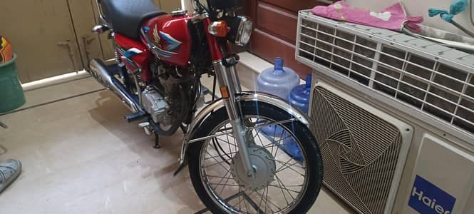 Honda 125 one owner carefully use 12000 kms just like Brand new