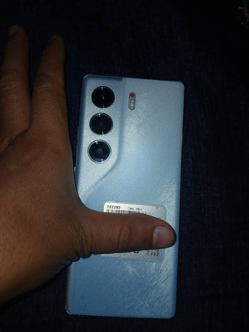 TECNO CAMON 40 PRO 0