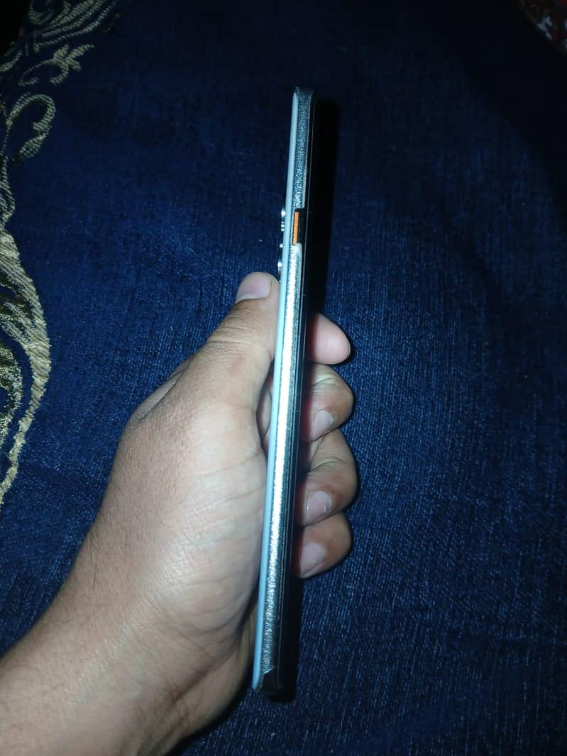 TECNO CAMON 40 PRO 2