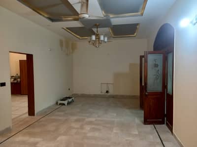 10 Marla Outstanding Lower Portion In Johar Town Near SHAUKAT KHANUM HOSPITAL Prime Location