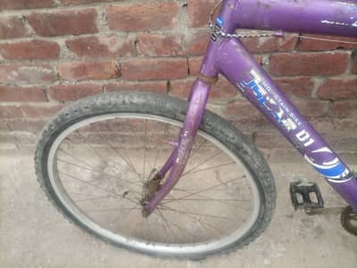 saaf condition buss front tyre weak hy tube new hy